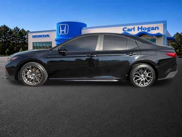Used 2025 Toyota Camry SE w/ Convenience Package FWD image 9