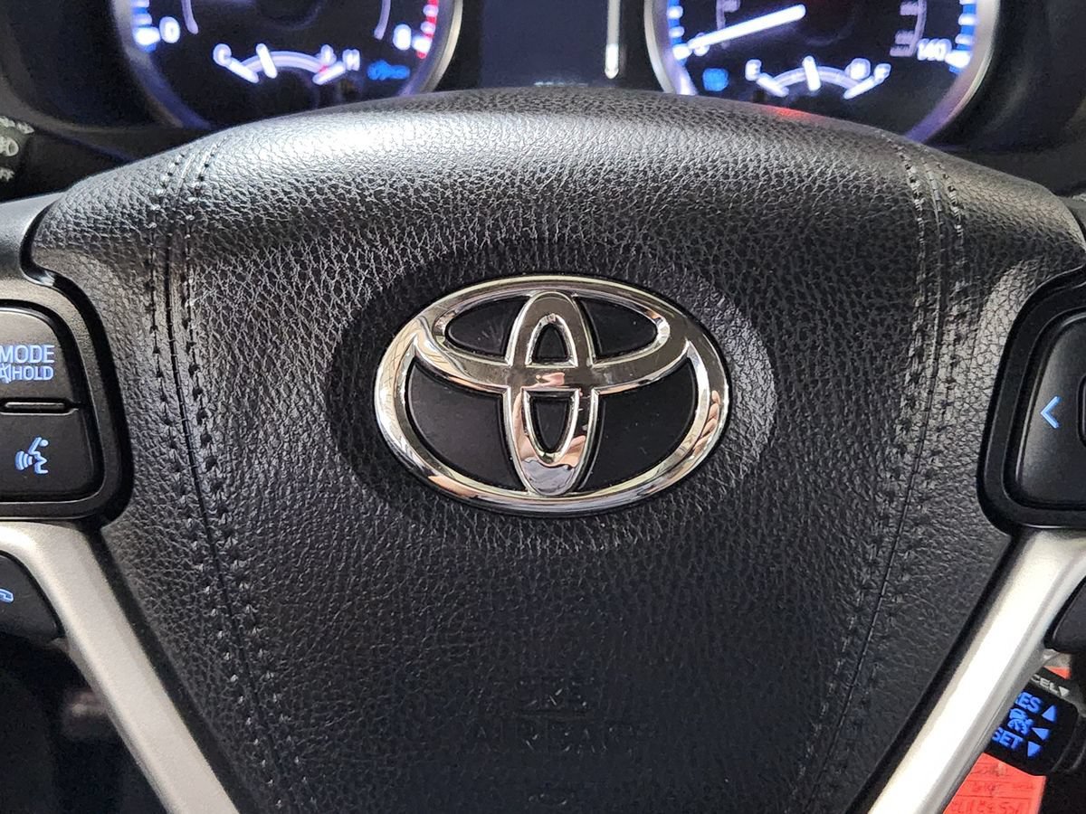 Used 2019 Toyota Highlander Plus FWD image 48