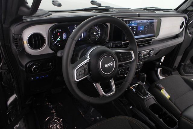 Used 2025 Jeep Wrangler Unlimited Sahara image 8