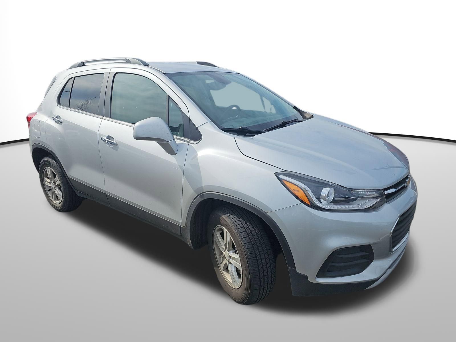 Used 2020 Chevrolet Trax LT w/ LT Convenience Package image 7