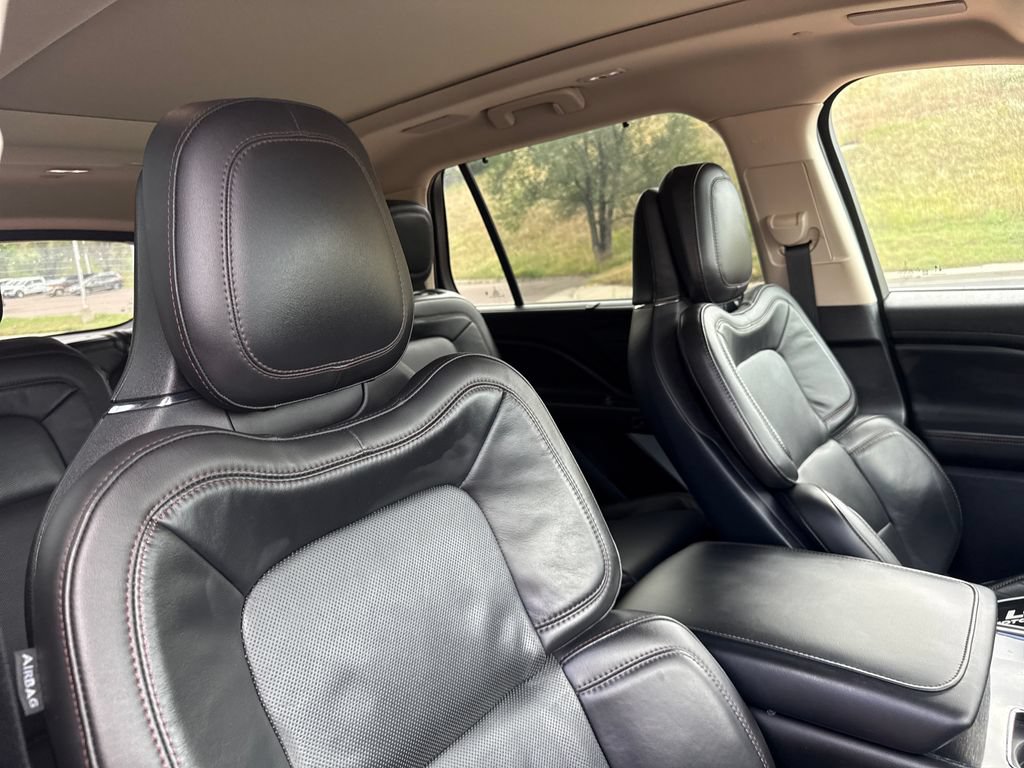 Used 2022 Lincoln Aviator Grand Touring w/ Equipment Group 301A AWD/4WD image 34