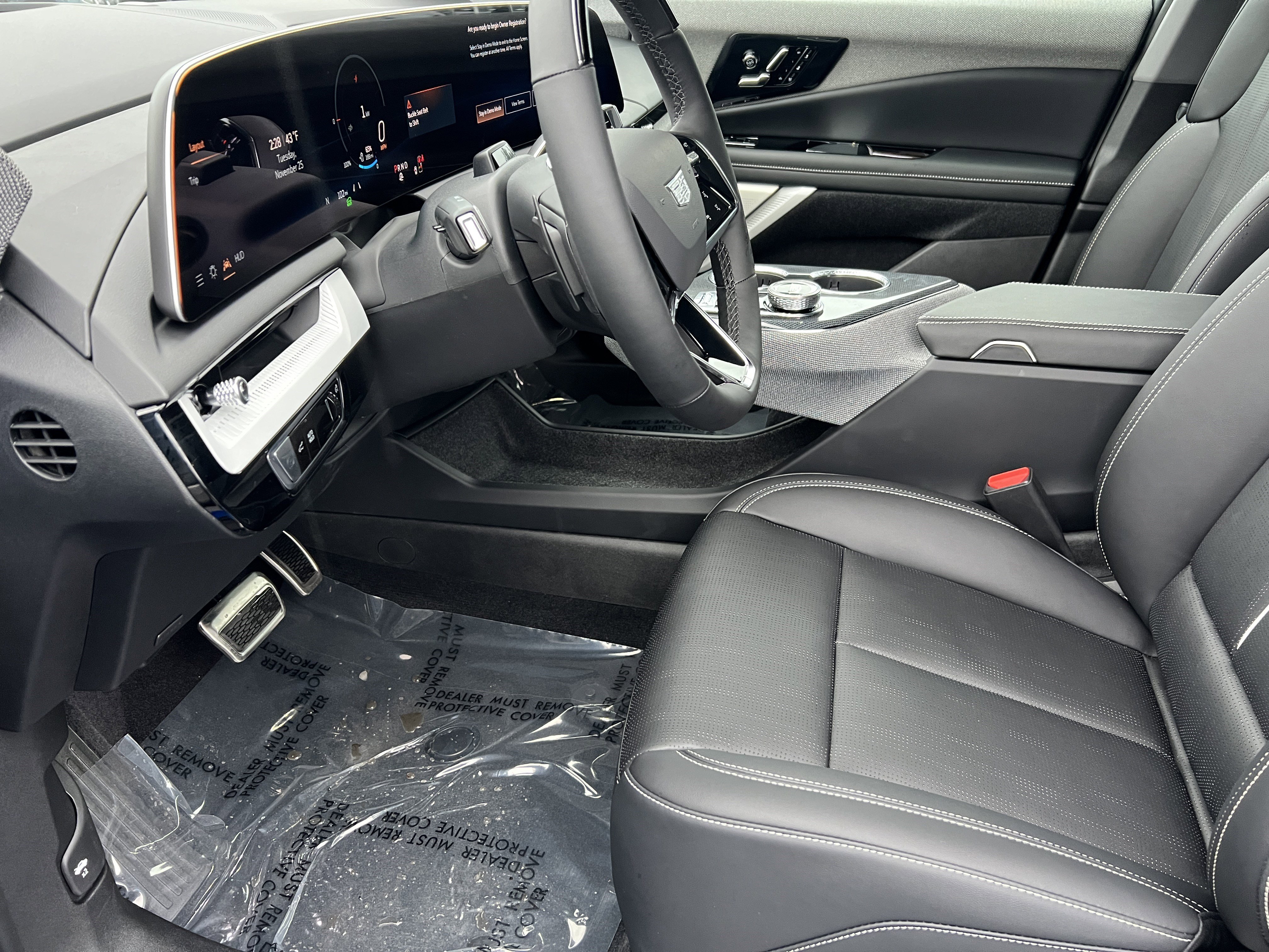 New 2026 Cadillac Optiq Luxury 2 image 15