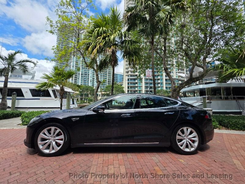 Used 2015 Tesla Model S P90D image 3