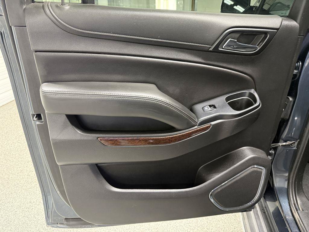 Used 2020 GMC Yukon XL SLT w/ Open Road Package AWD/4WD image 35