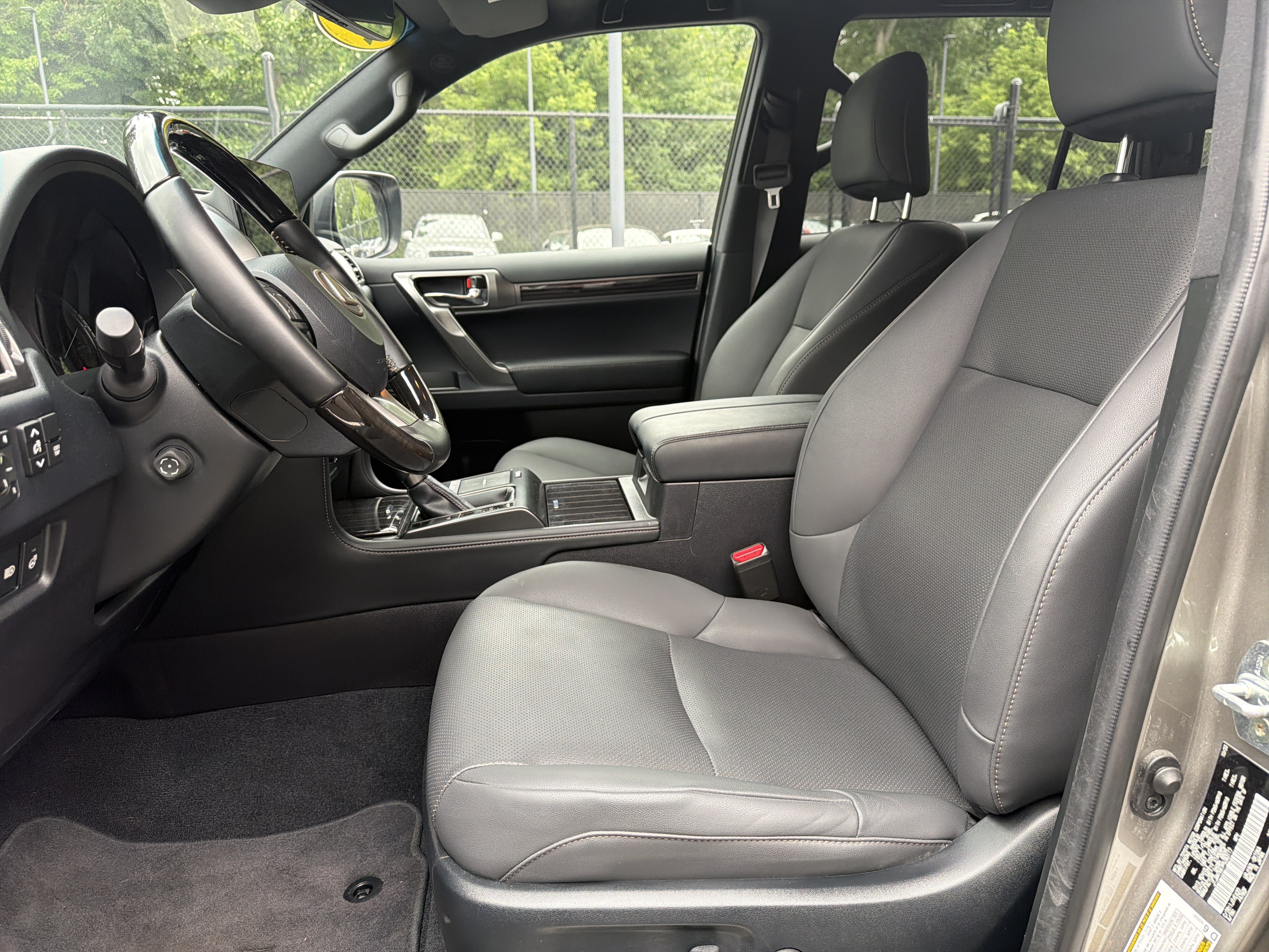 Used 2023 Lexus GX 460 Premium w/ Premium Package AWD/4WD image 15