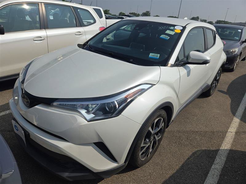 Used 2019 Toyota C-HR XLE FWD image 3