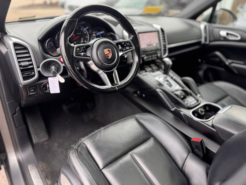 Used 2017 Porsche Cayenne AWD/4WD image 14