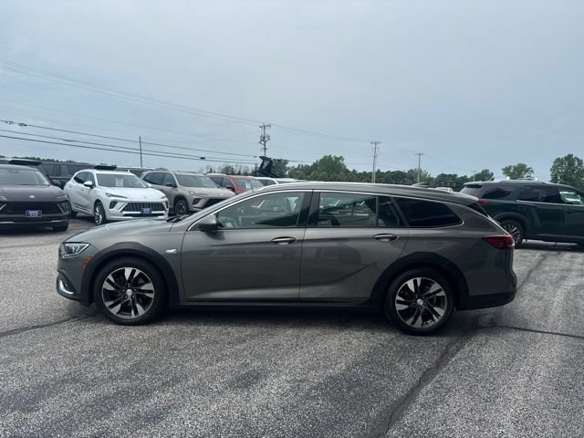 Certified 2018 Buick Regal Essence w/ Sights and Sounds Package AWD/4WD image 4
