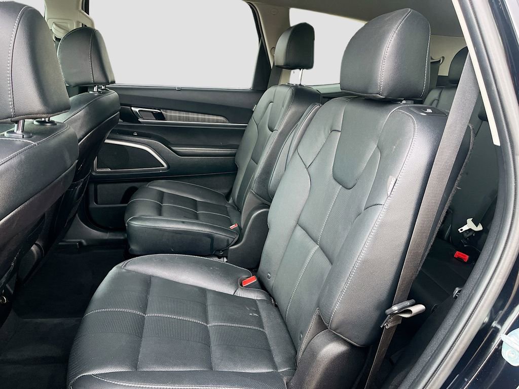 Used 2024 Kia Telluride EX w/ EX Captain's Chair Package image 26