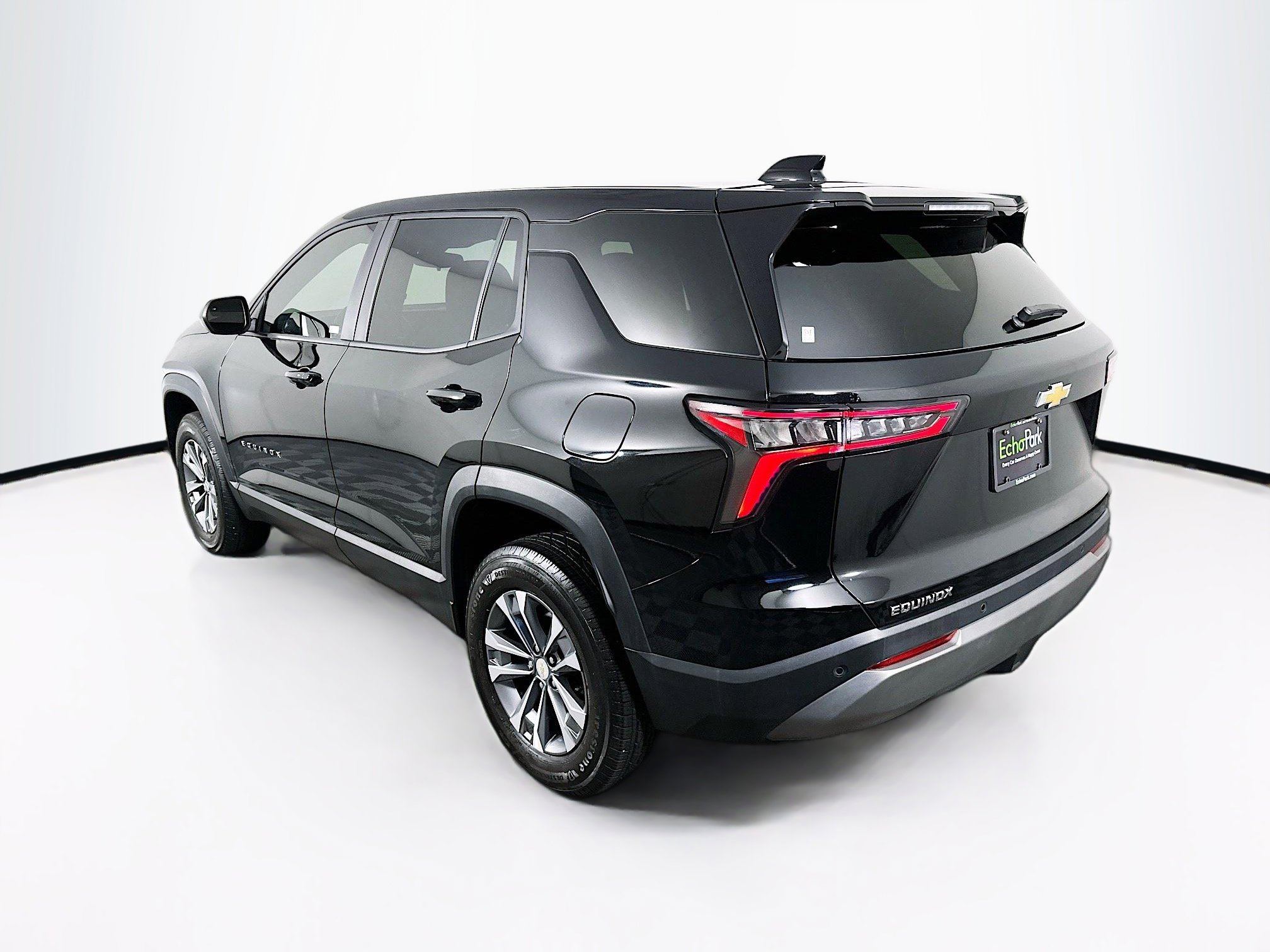 Used 2025 Chevrolet Equinox LT FWD image 5