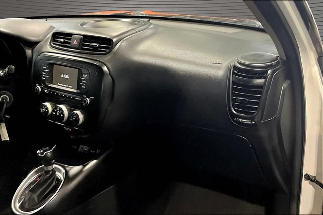 Used 2018 Kia Soul FWD image 23