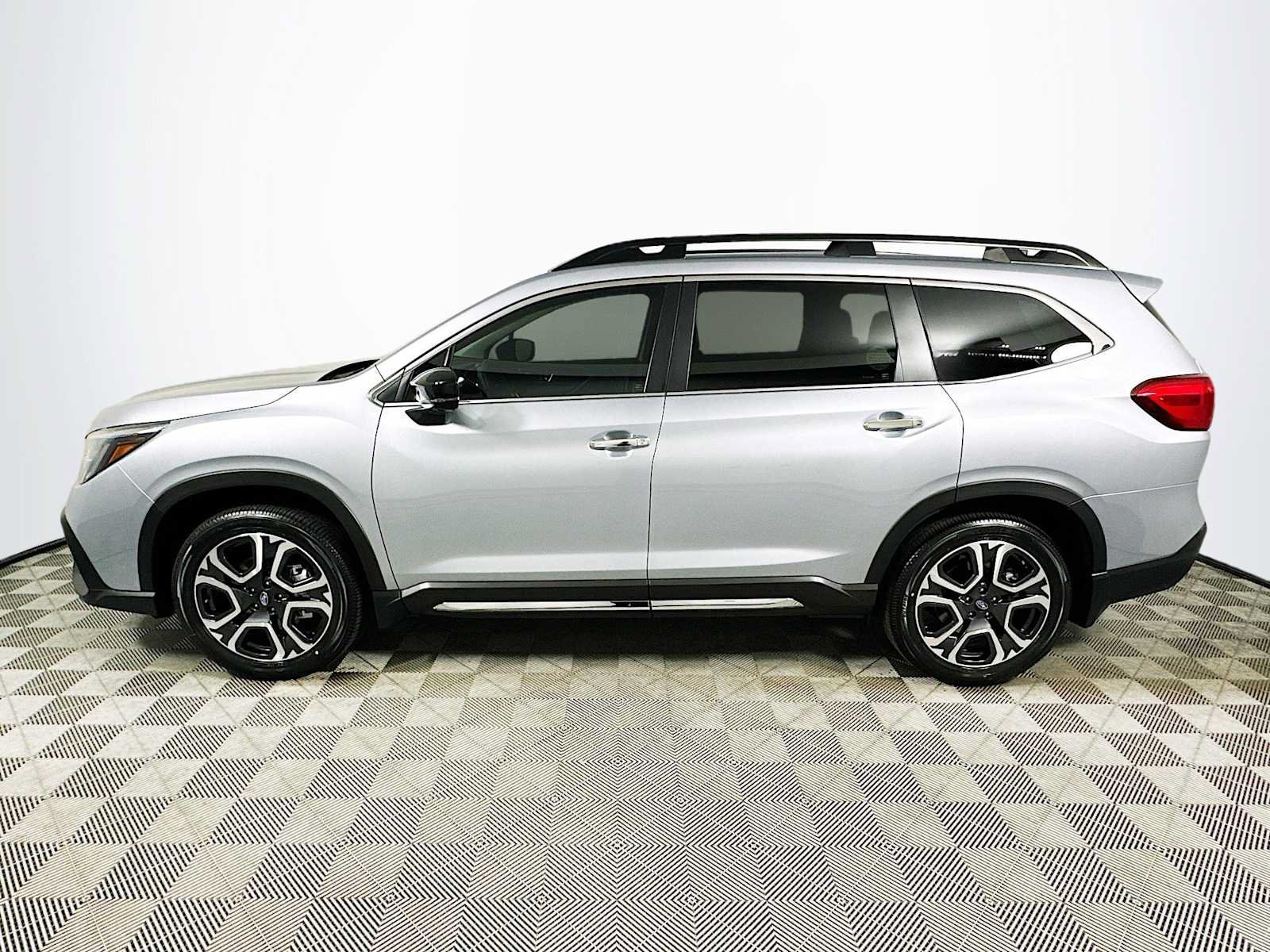 New 2026 Subaru Ascent Touring w/ Popular Package #1 AWD/4WD image 4