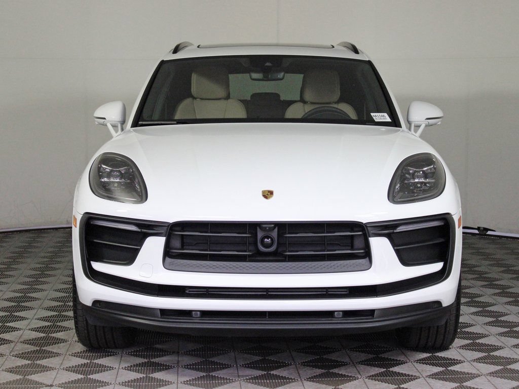 Certified 2026 Porsche Macan AWD/4WD image 10