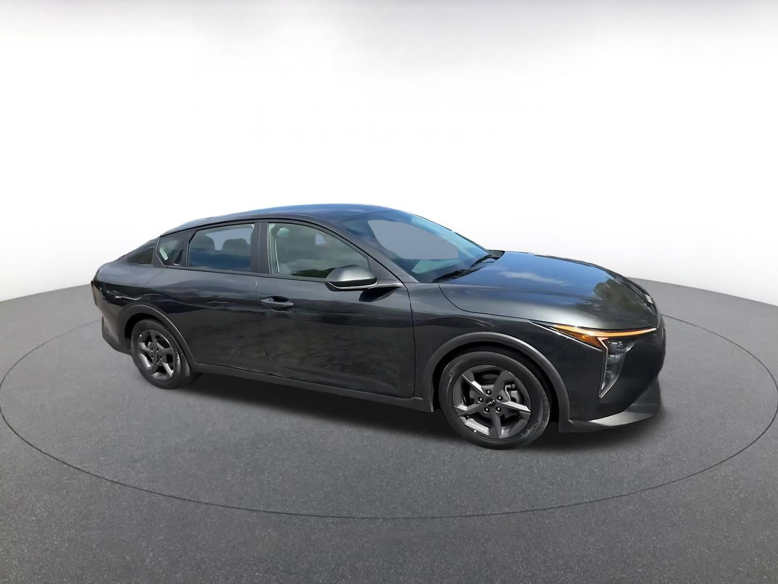 Used 2025 Kia K4 FWD image 2