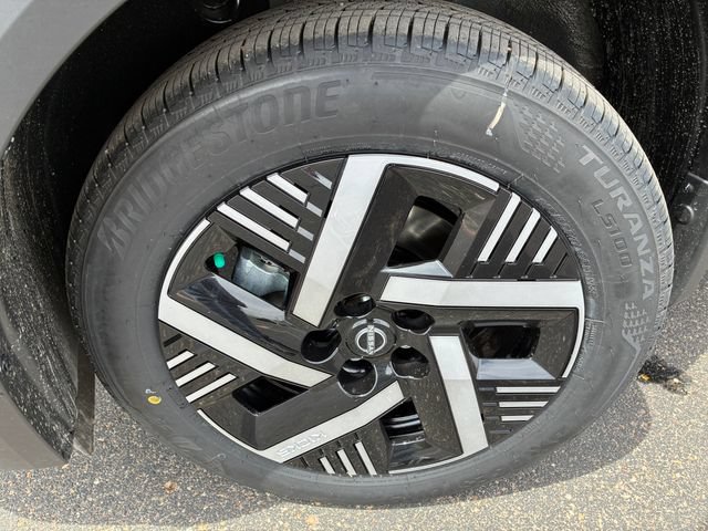 New 2026 Nissan Kicks SV w/ Cold Weather Package FWD image 10