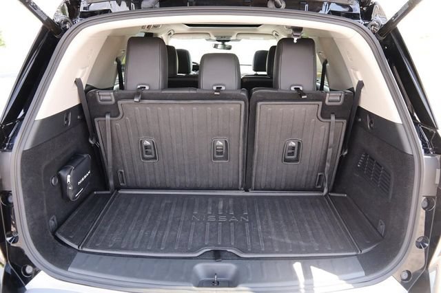 Certified 2025 Nissan Pathfinder Platinum w/ Cargo Package FWD image 7
