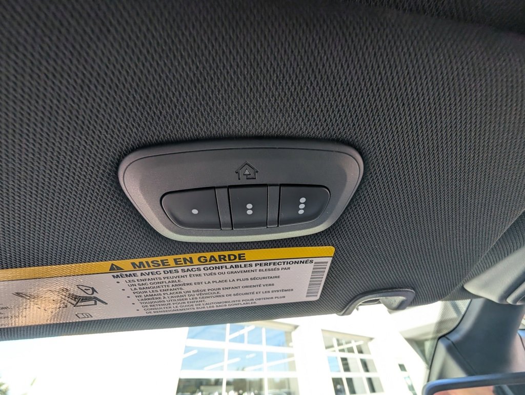 New 2026 Chrysler Pacifica Select image 32