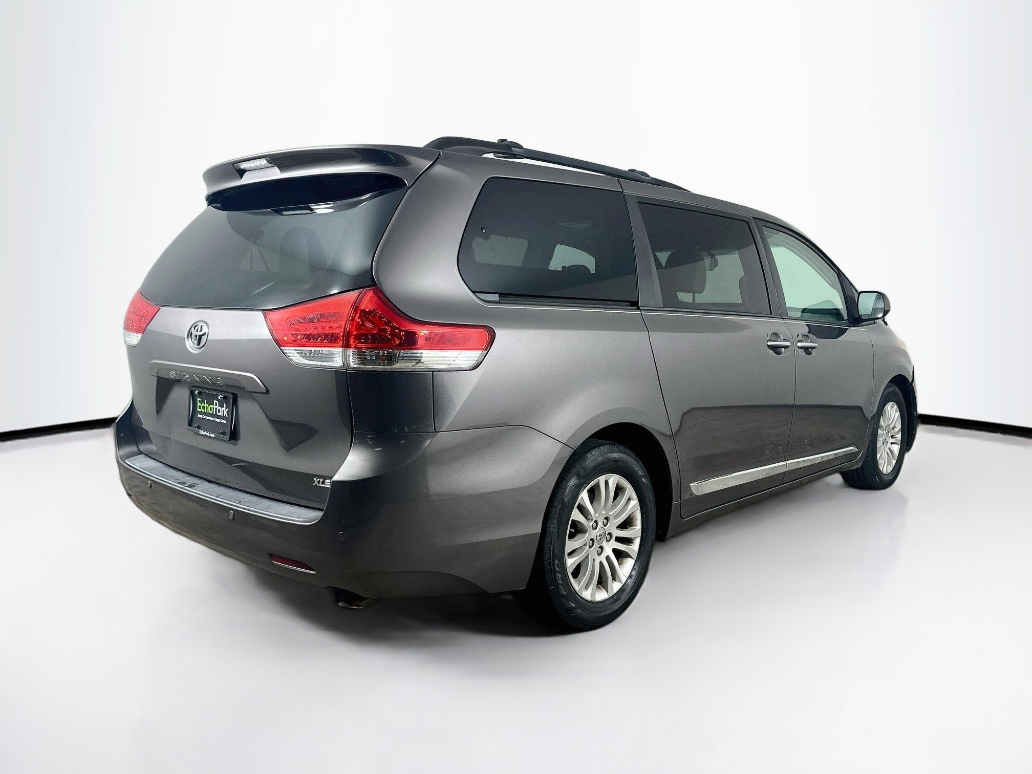 Used 2013 Toyota Sienna XLE FWD image 9
