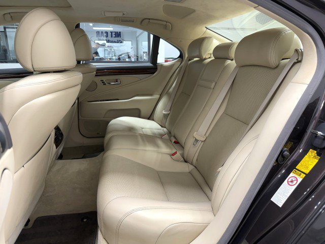 Used 2013 Lexus LS 460 w/ Ultra Luxury Pkg RWD image 22