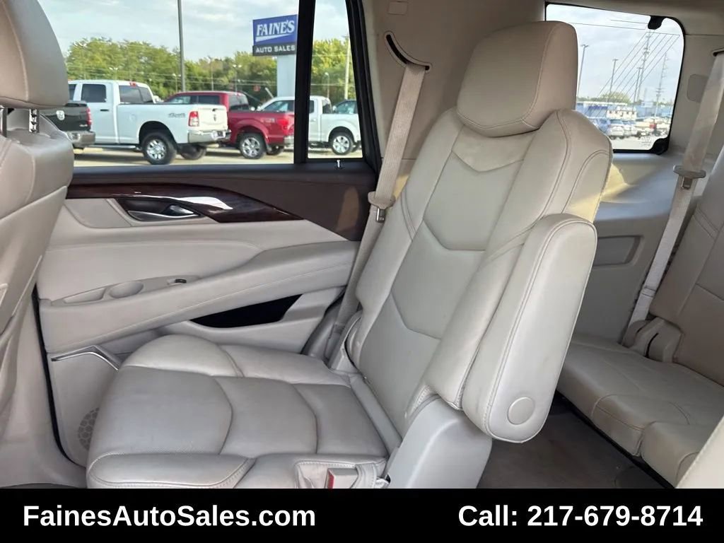 Used 2016 Cadillac Escalade Luxury image 42