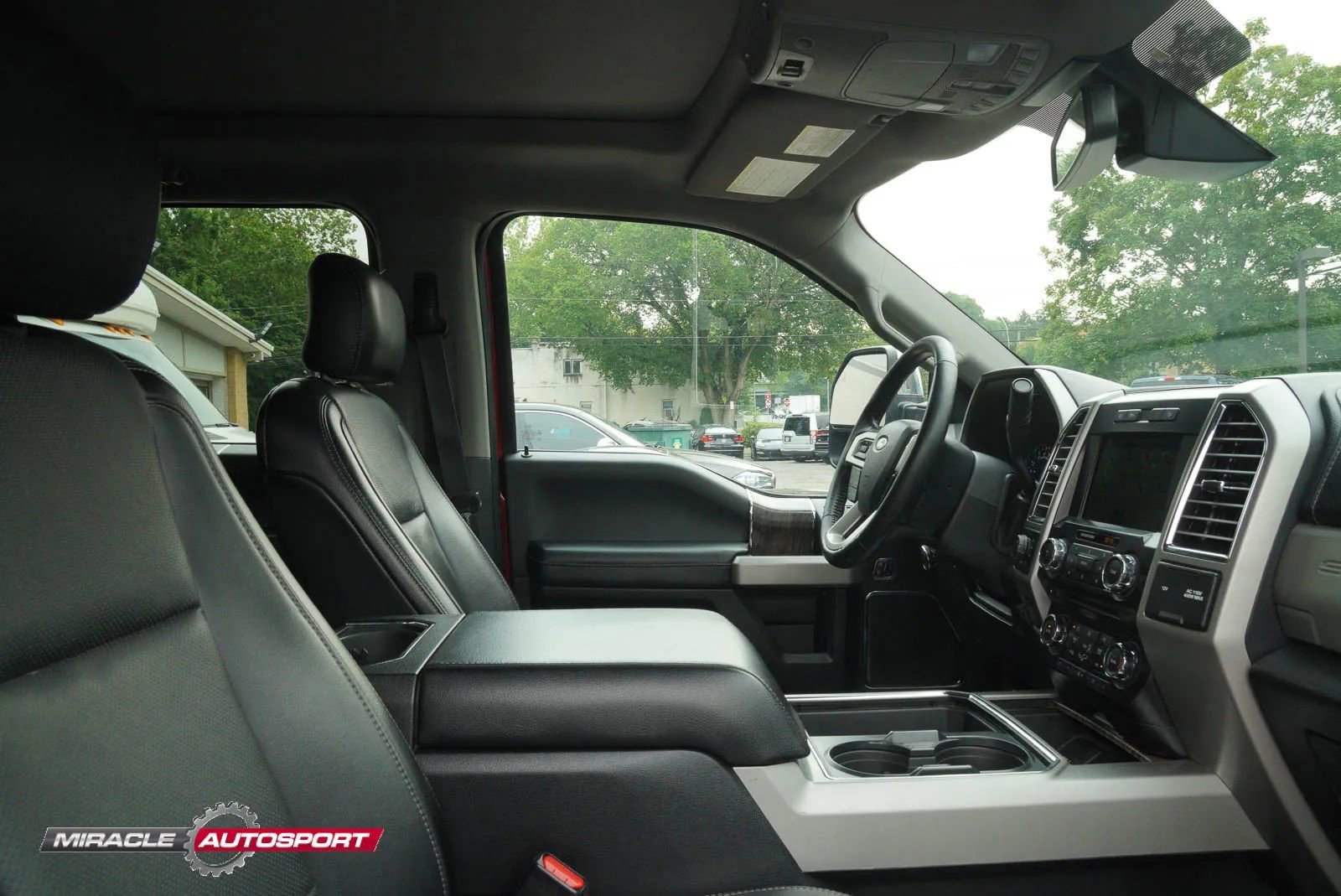 Used 2017 Ford F350 Lariat w/ Lariat Ultimate Package image 34