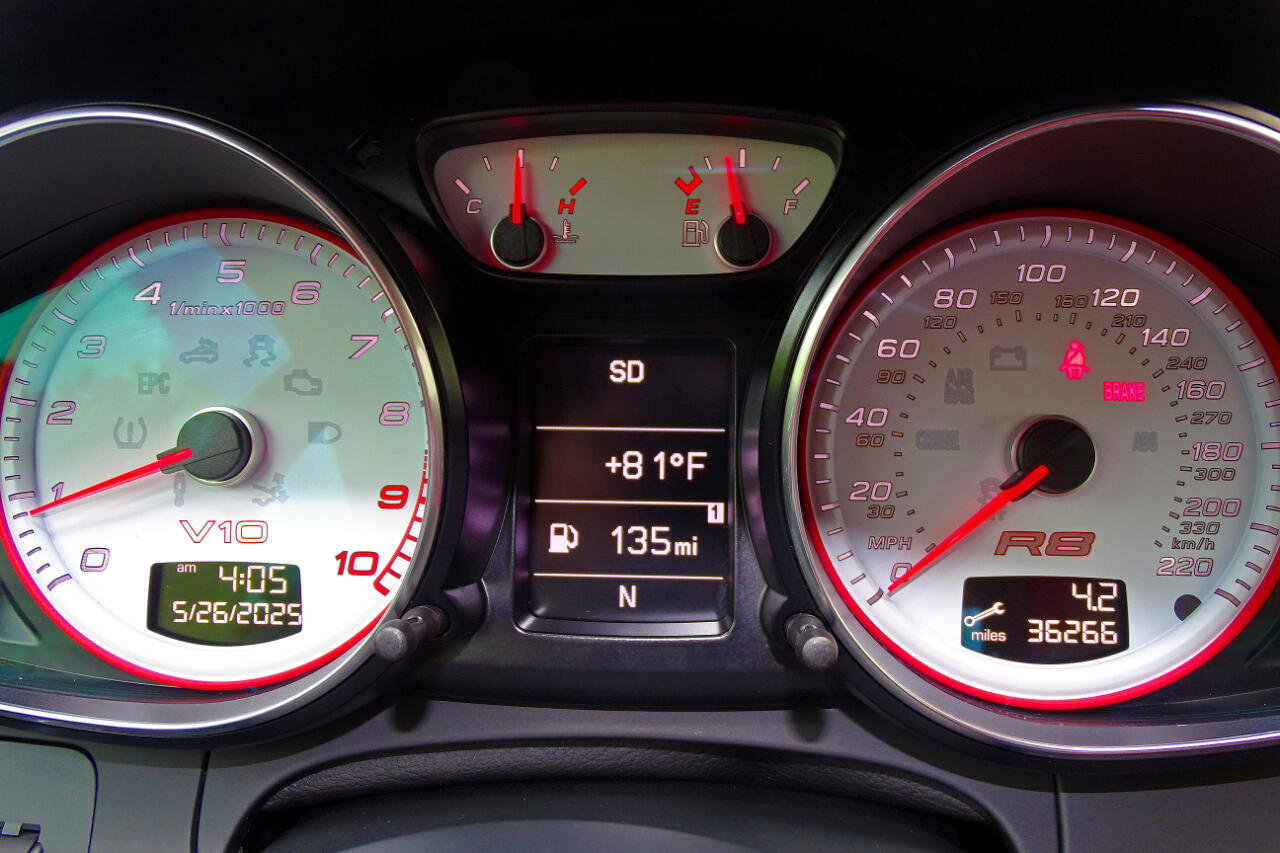 Used 2012 Audi R8 V10 image 20