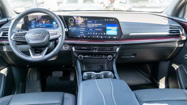 Used 2024 Chevrolet Traverse Z71 AWD/4WD image 14