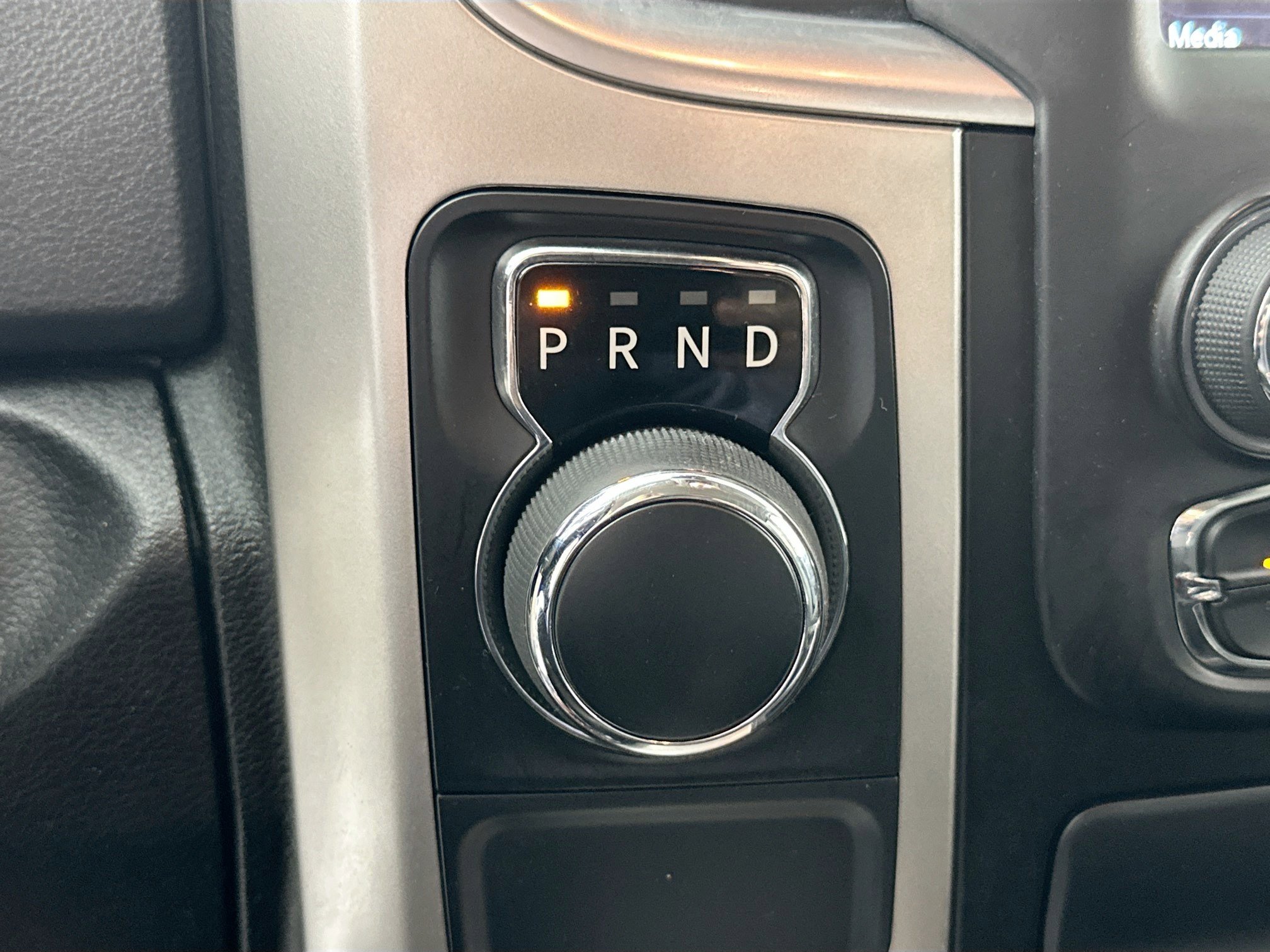 Used 2020 RAM 1500 Classic SLT w/ Luxury Group image 17