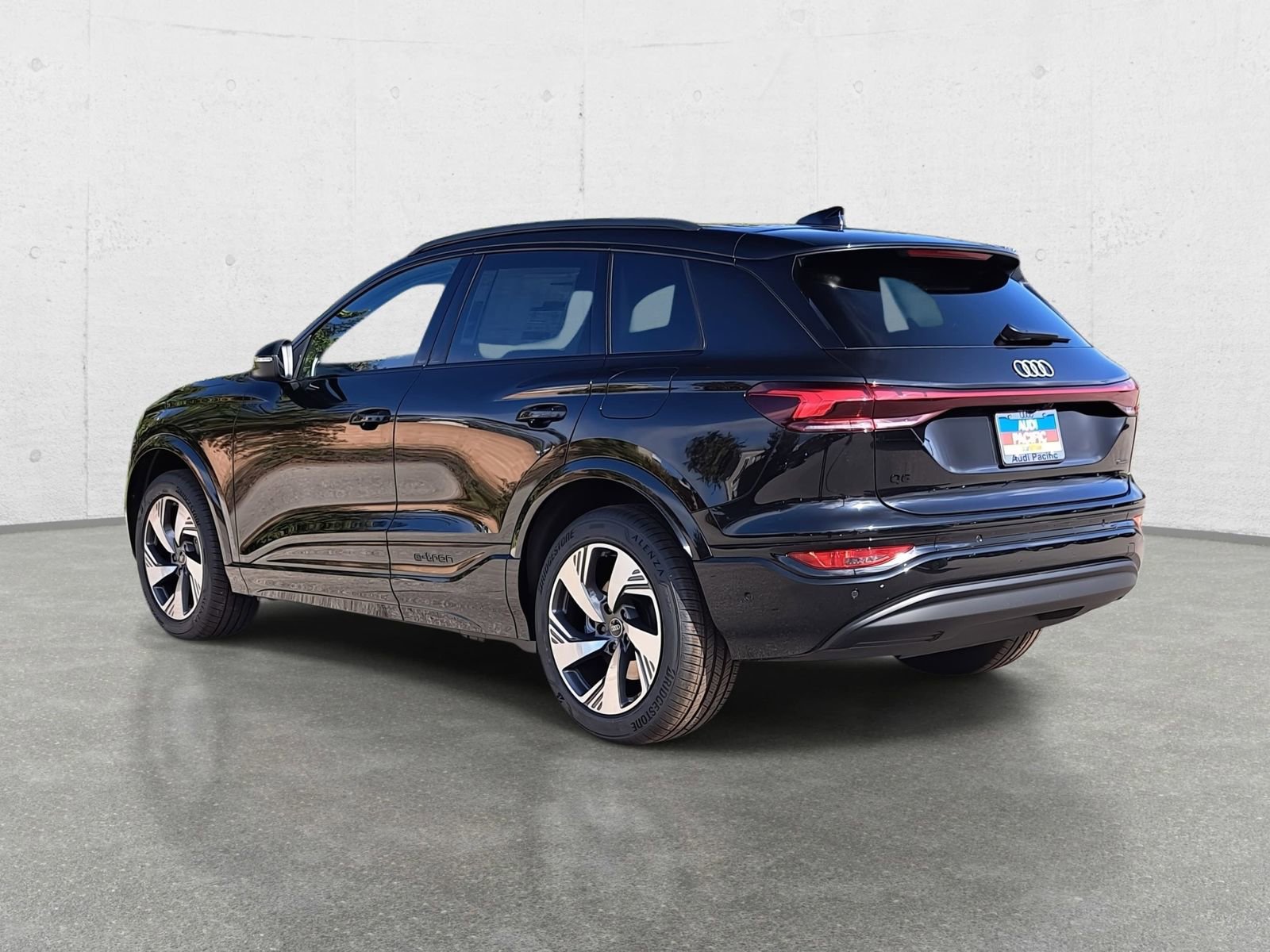 New 2025 Audi Q6 e-tron Premium image 7