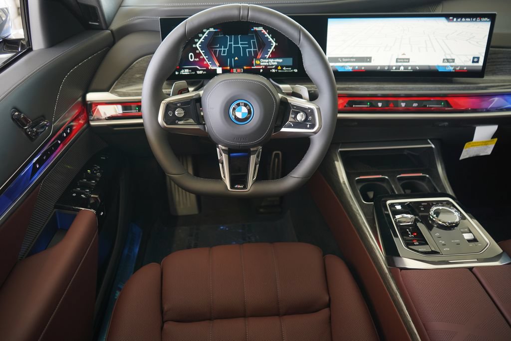 Used 2026 BMW 750e xDrive w/ Premium Package AWD/4WD image 17