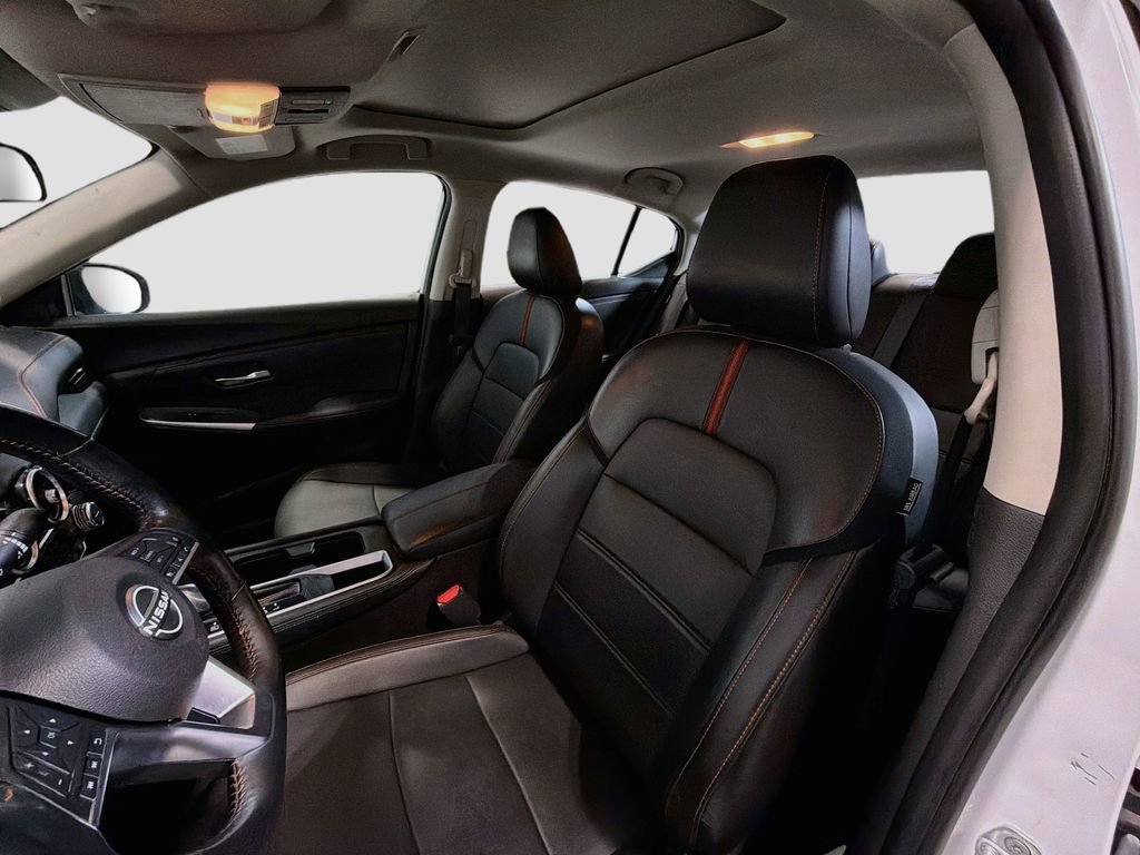Used 2024 Nissan Sentra SR w/ SR Premium Package FWD image 22