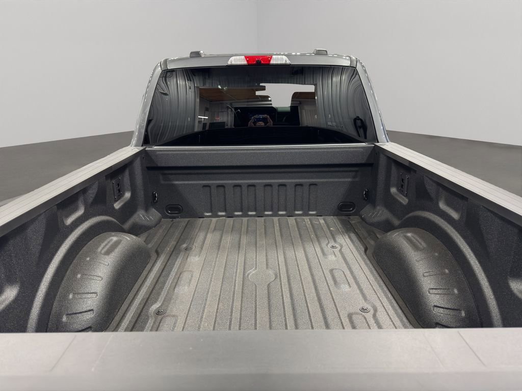 Used 2025 Ford F250 Lariat w/ Chrome Package image 5