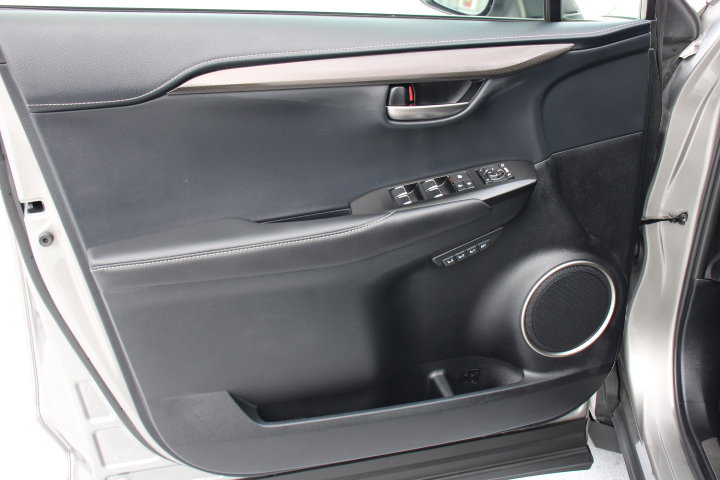 Used 2019 Lexus NX 300h AWD image 10