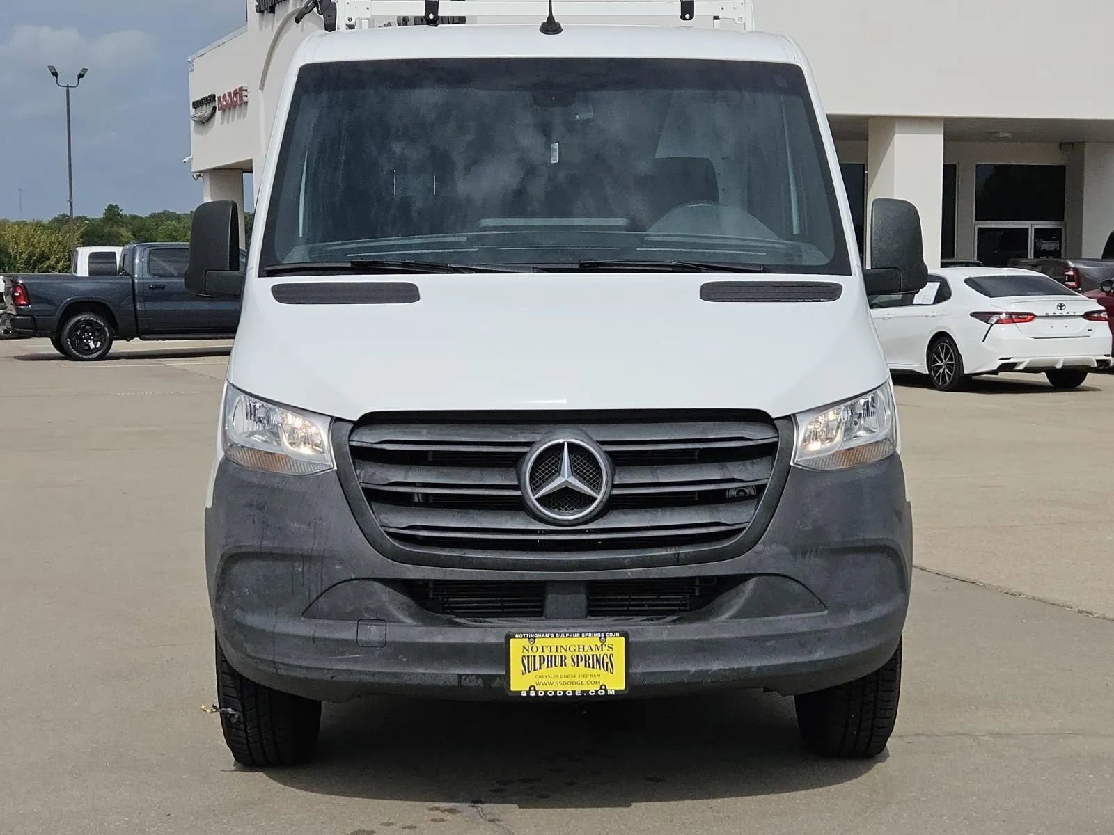 Used 2021 Mercedes-Benz Sprinter 1500 image 2