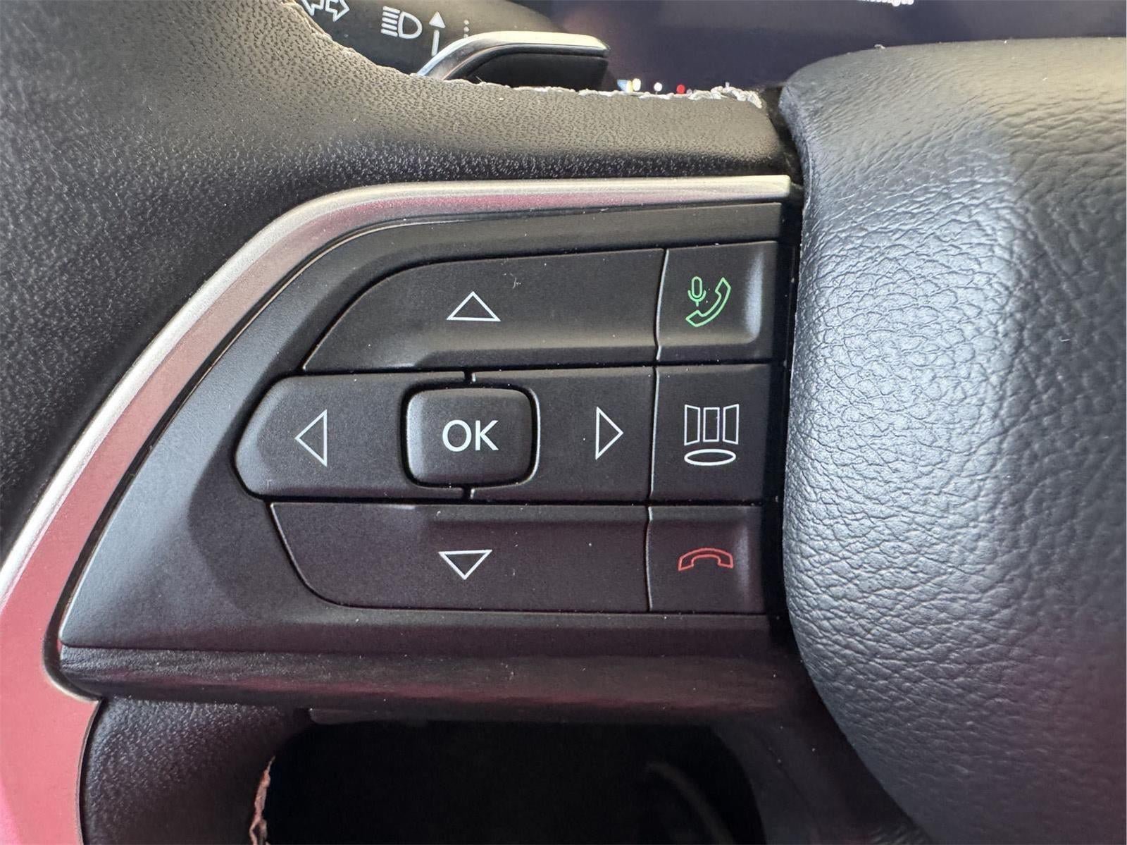 Used 2024 Jeep Grand Cherokee L Altitude AWD/4WD image 16