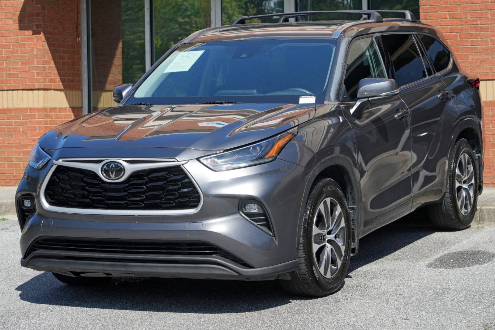 Used 2021 Toyota Highlander XLE FWD image 44