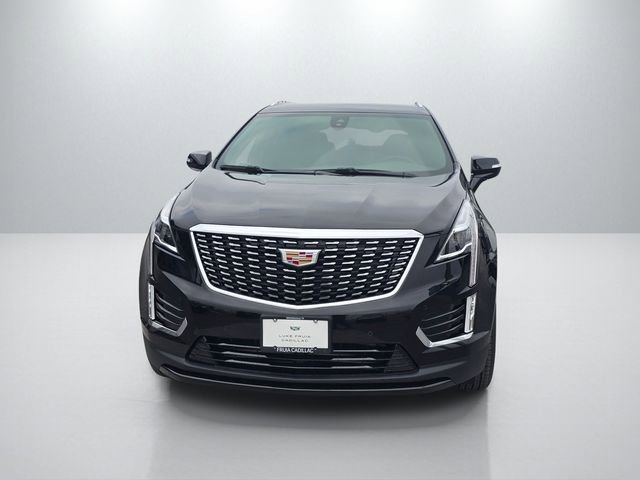 New 2026 Cadillac XT5 Luxury image 2