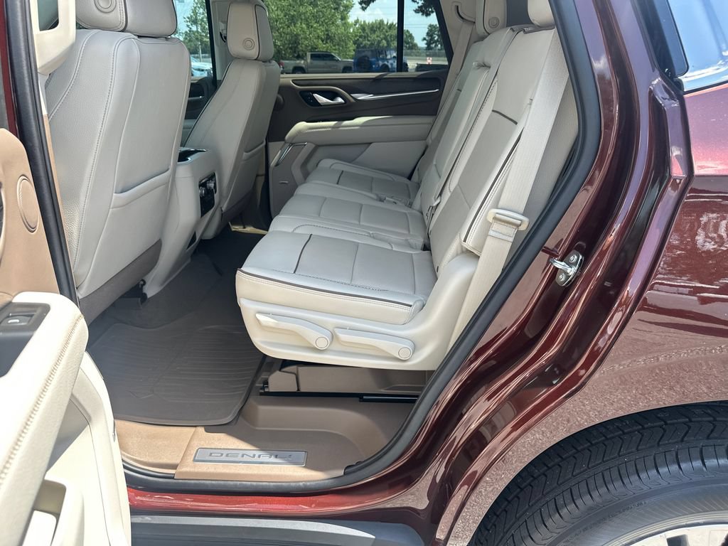 Used 2022 GMC Yukon Denali RWD image 17