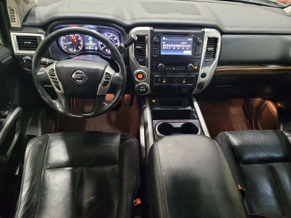 Used 2018 Nissan Titan SL image 22