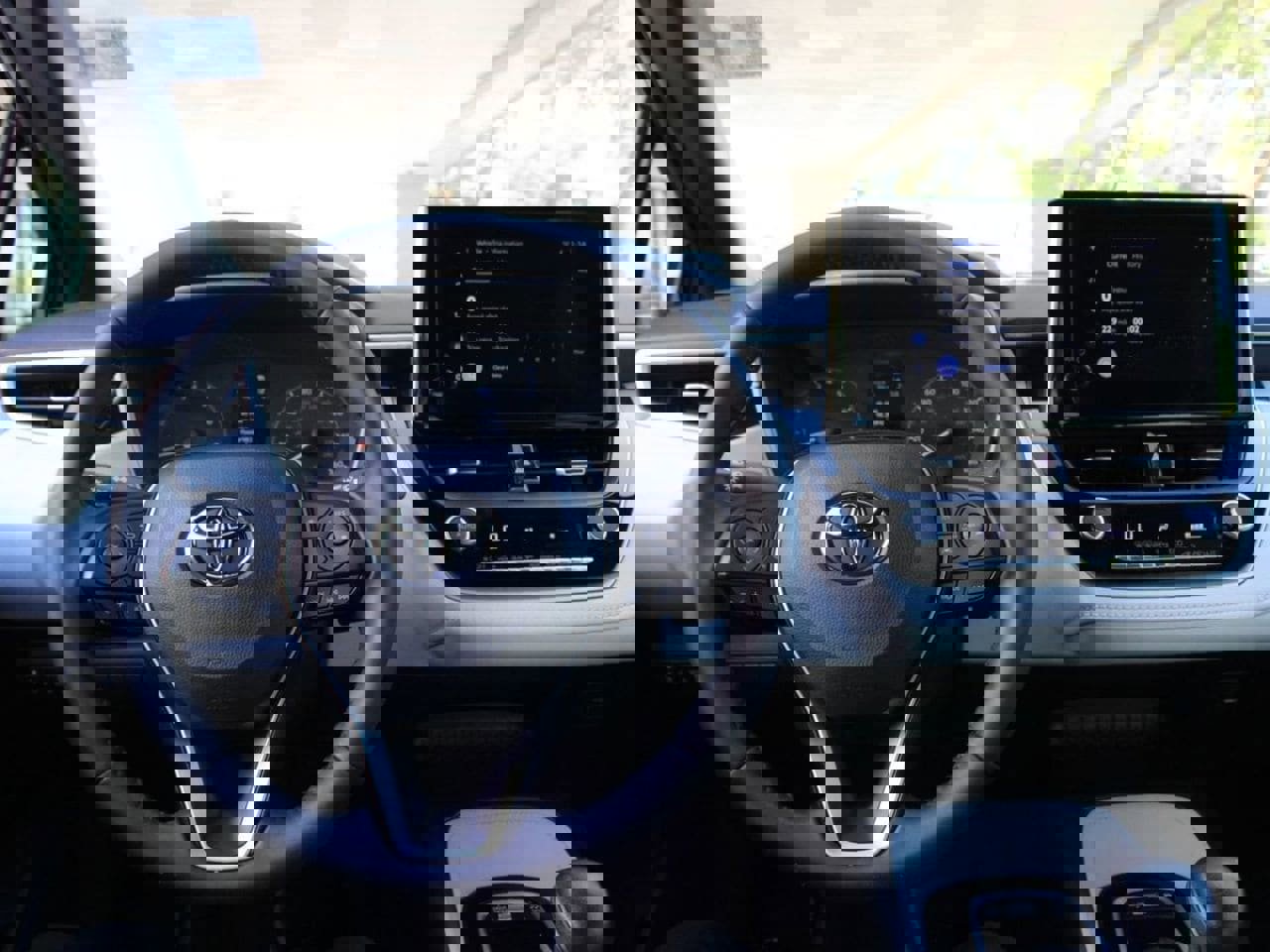 Used 2025 Toyota Corolla SE image 24