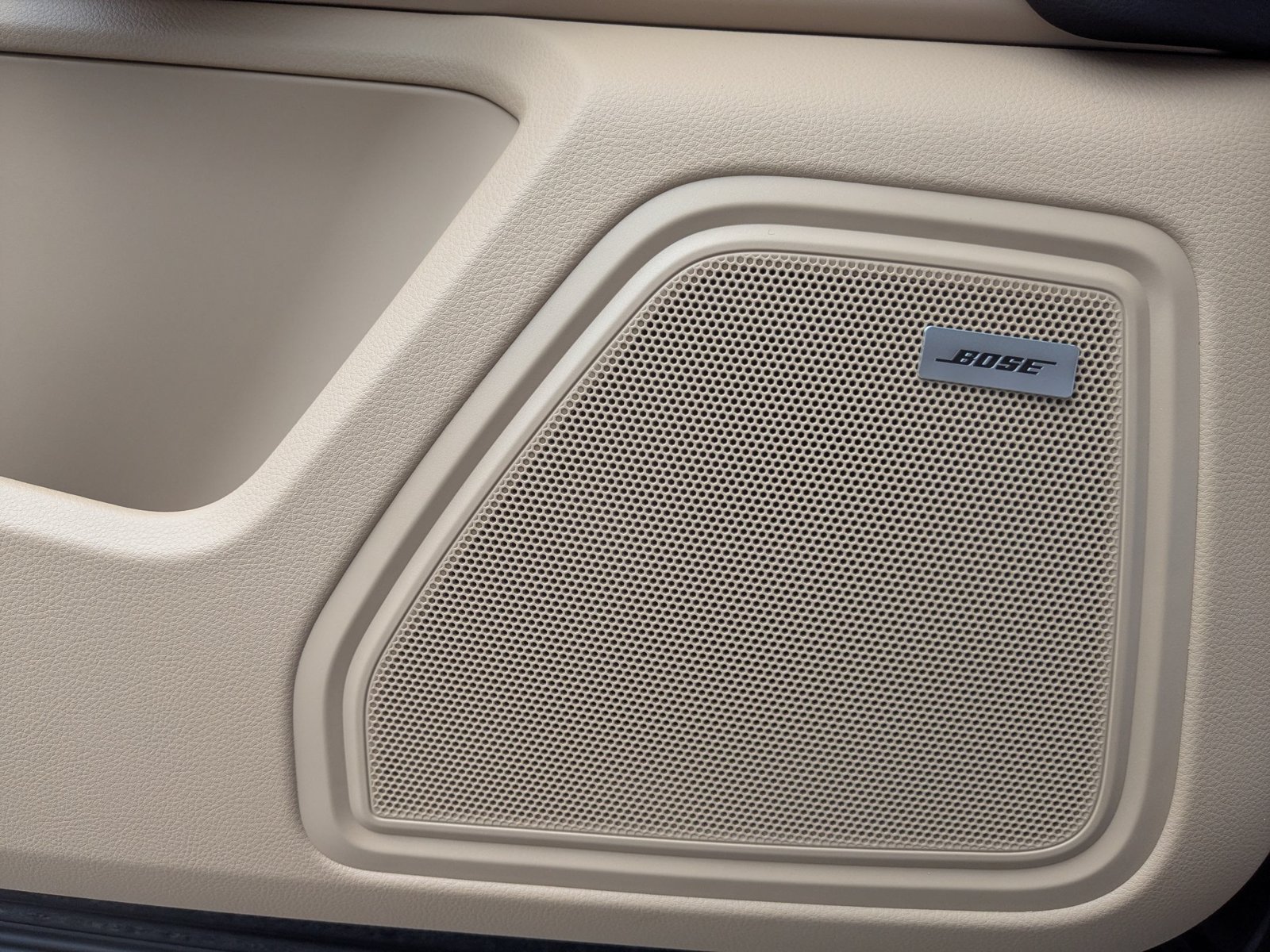 New 2026 Porsche Macan AWD/4WD image 14