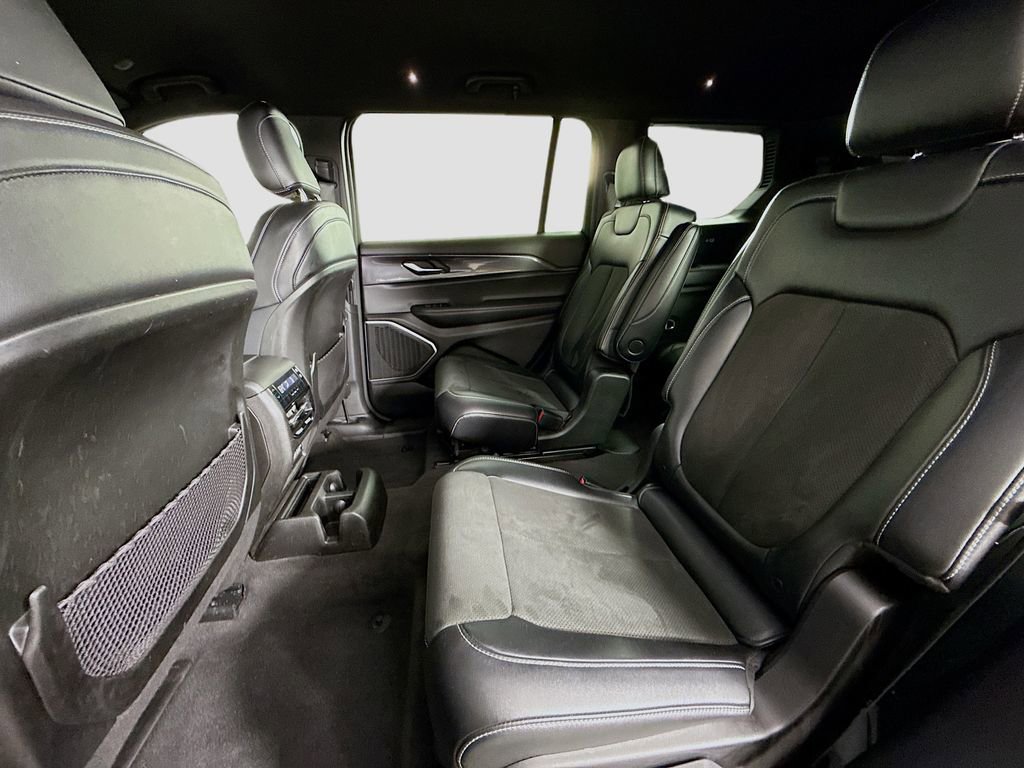 Used 2021 Jeep Grand Cherokee L Laredo image 11