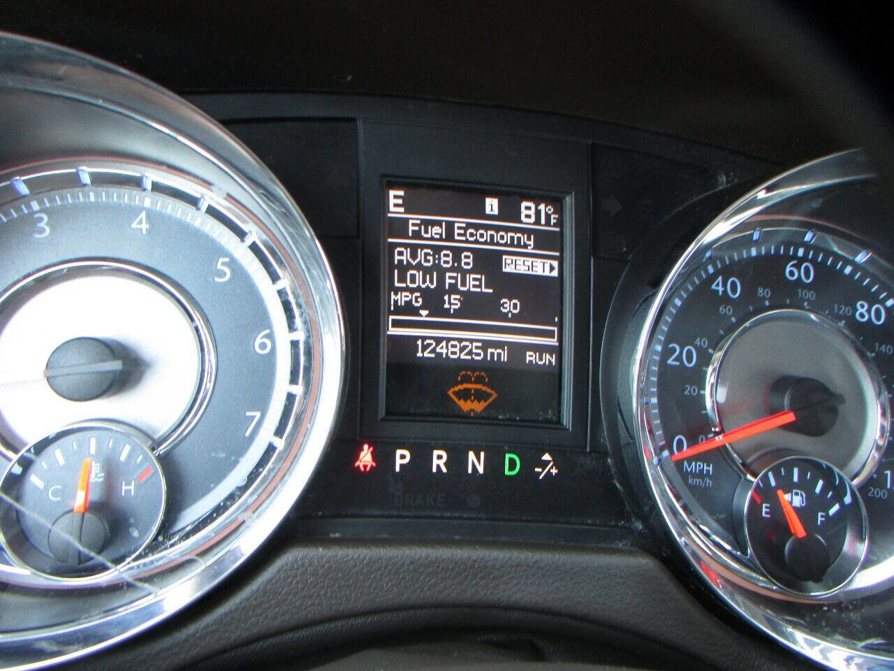 Used 2015 Chrysler Town & Country Touring image 47