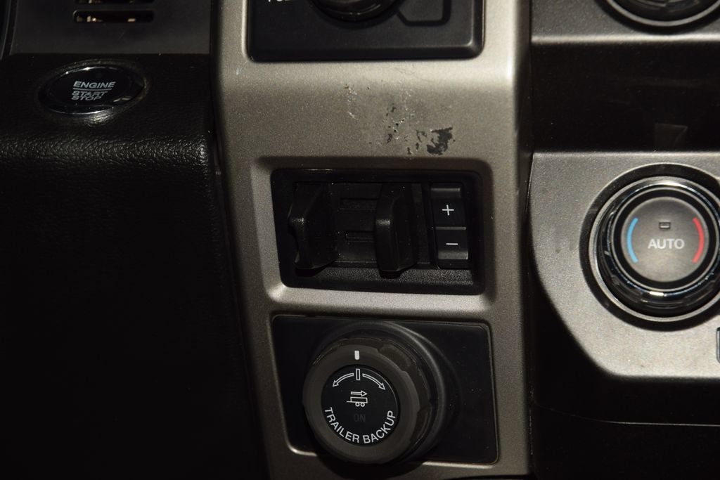Used 2021 Ford F250 Lariat w/ Lariat Ultimate Package AWD/4WD image 34
