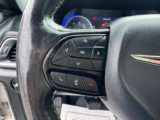 Used 2020 Chrysler Pacifica Touring-L Plus w/ Advanced Safetytec Group FWD image 17
