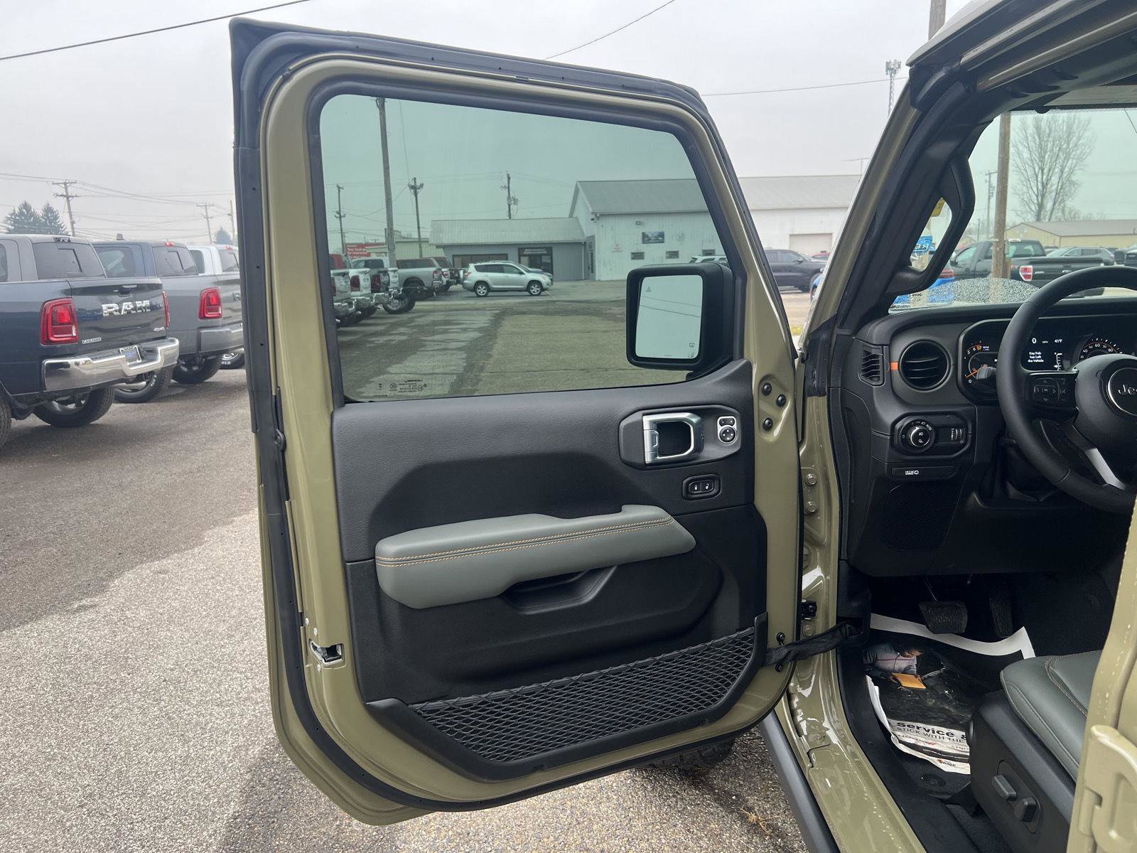 New 2026 Jeep Gladiator Mojave image 11