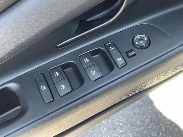 Certified 2025 Hyundai Elantra Sport image 16