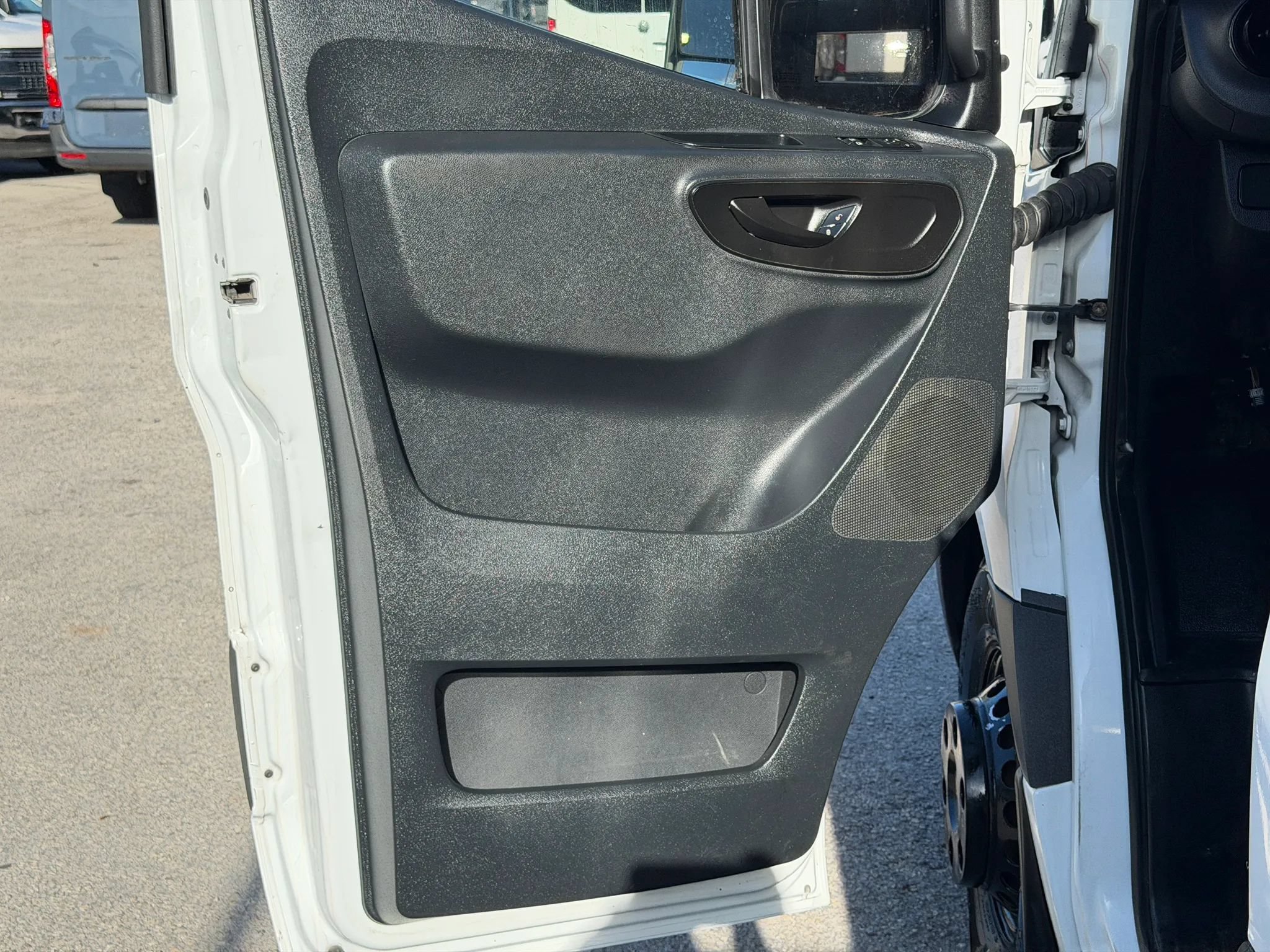 Used 2019 Freightliner Sprinter 3500 w/ Premium Package RWD image 13