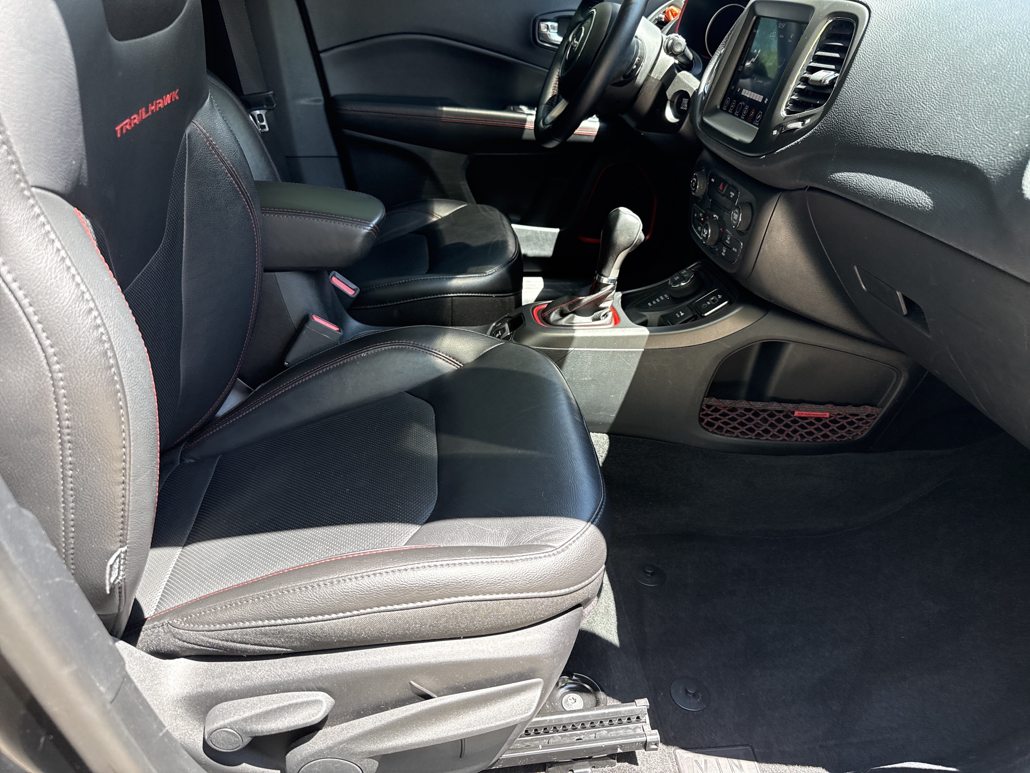Used 2018 Jeep Compass Trailhawk w/ Leather Interior Group AWD/4WD image 13