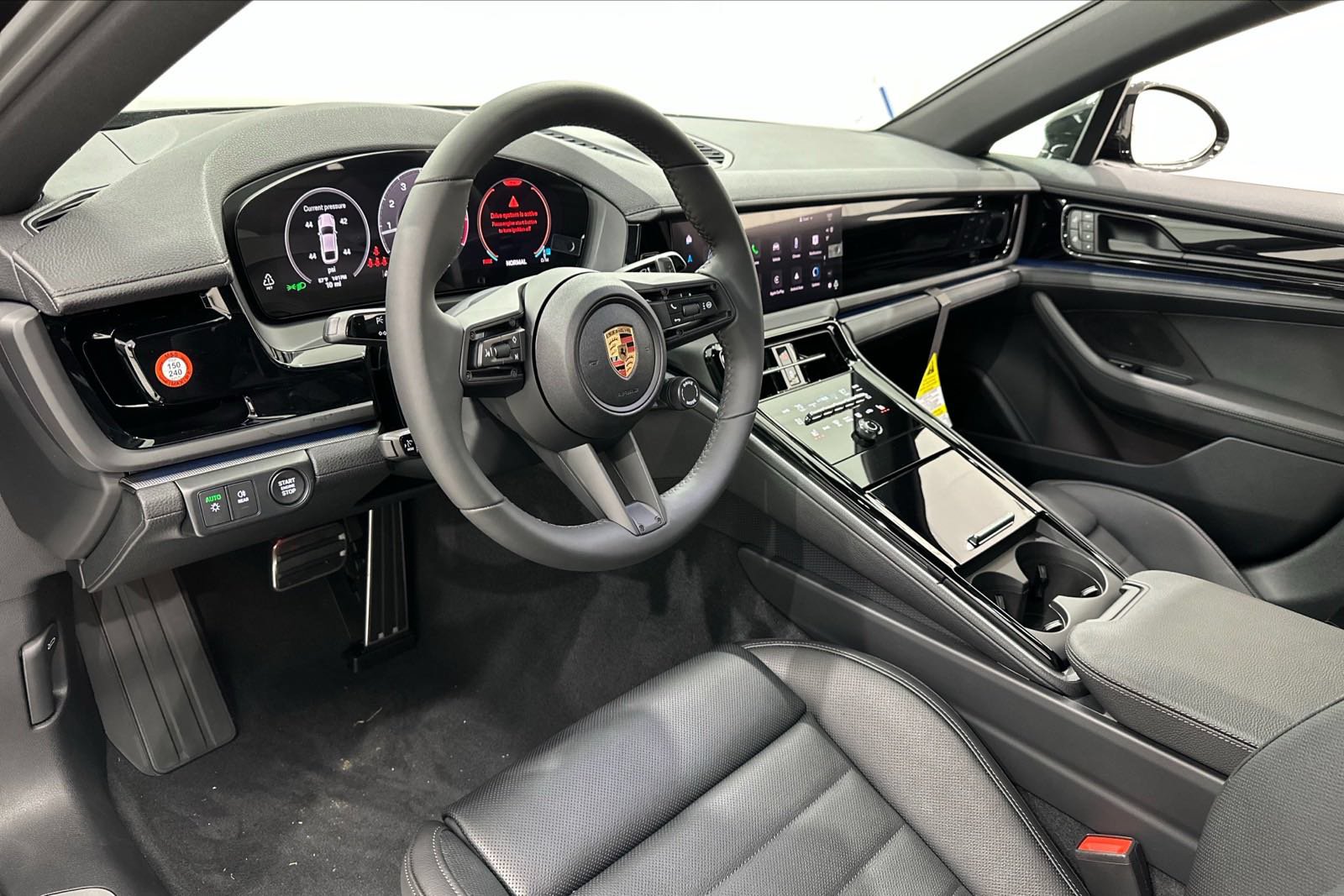 Certified 2025 Porsche Panamera 4 AWD/4WD image 4